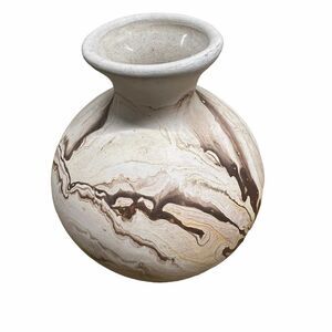 Nemadji pottery made in USA 4” tall